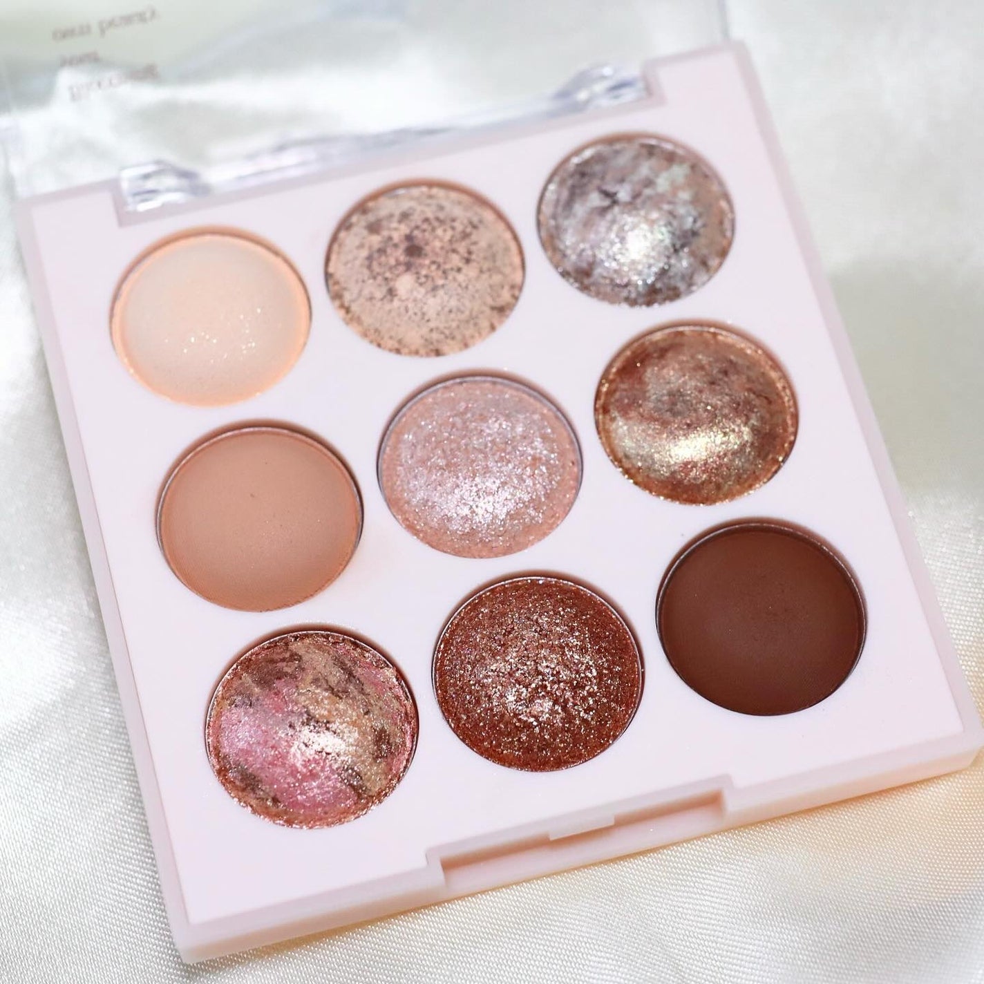 KAPI on LIPS 「dasiqueShadowPalette21Almondvan..」(2枚目)