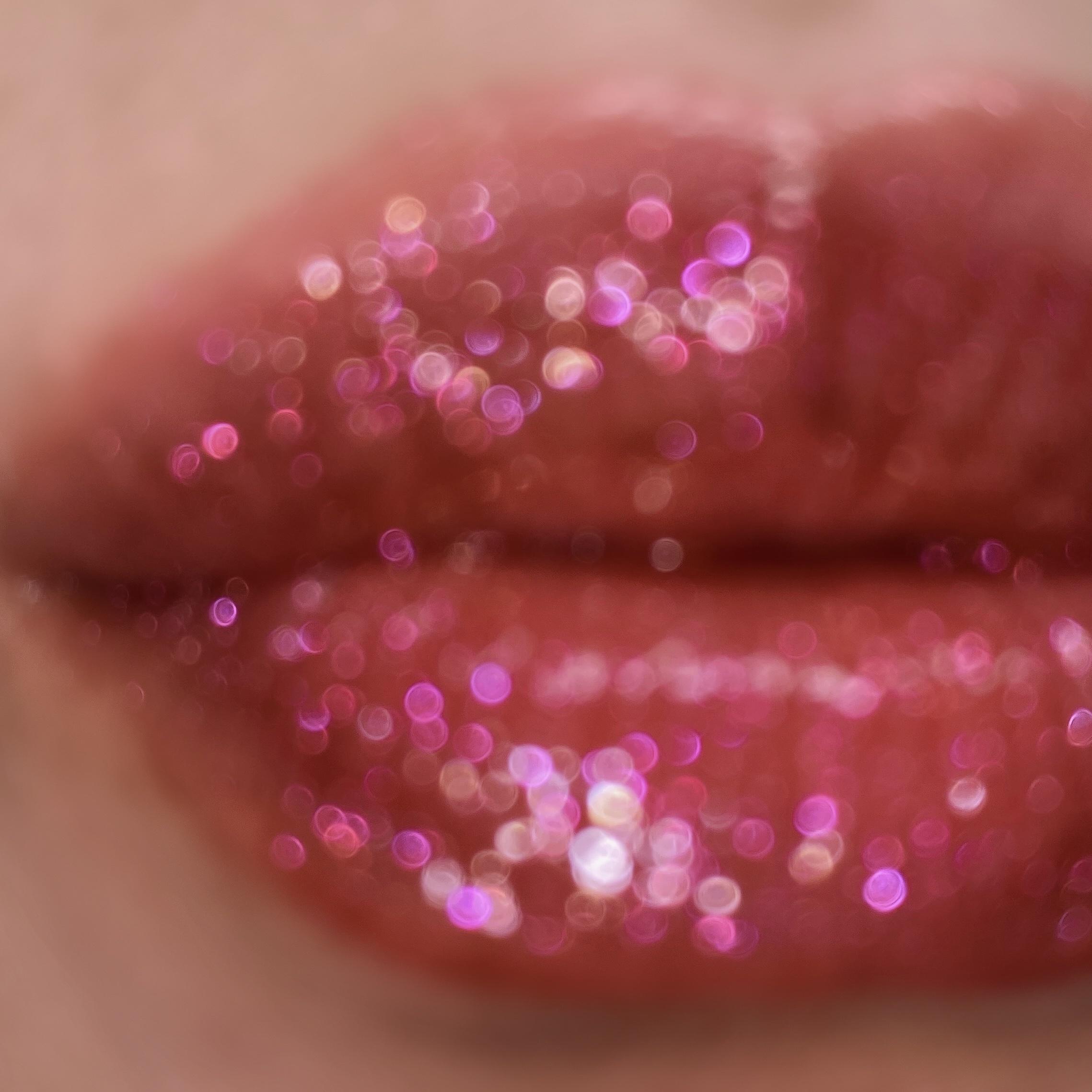 UNTAMED GLOW GLOSSY LIP GLAZE/Kaleidos Makeup/リップグロスを使ったクチコミ（3枚目）