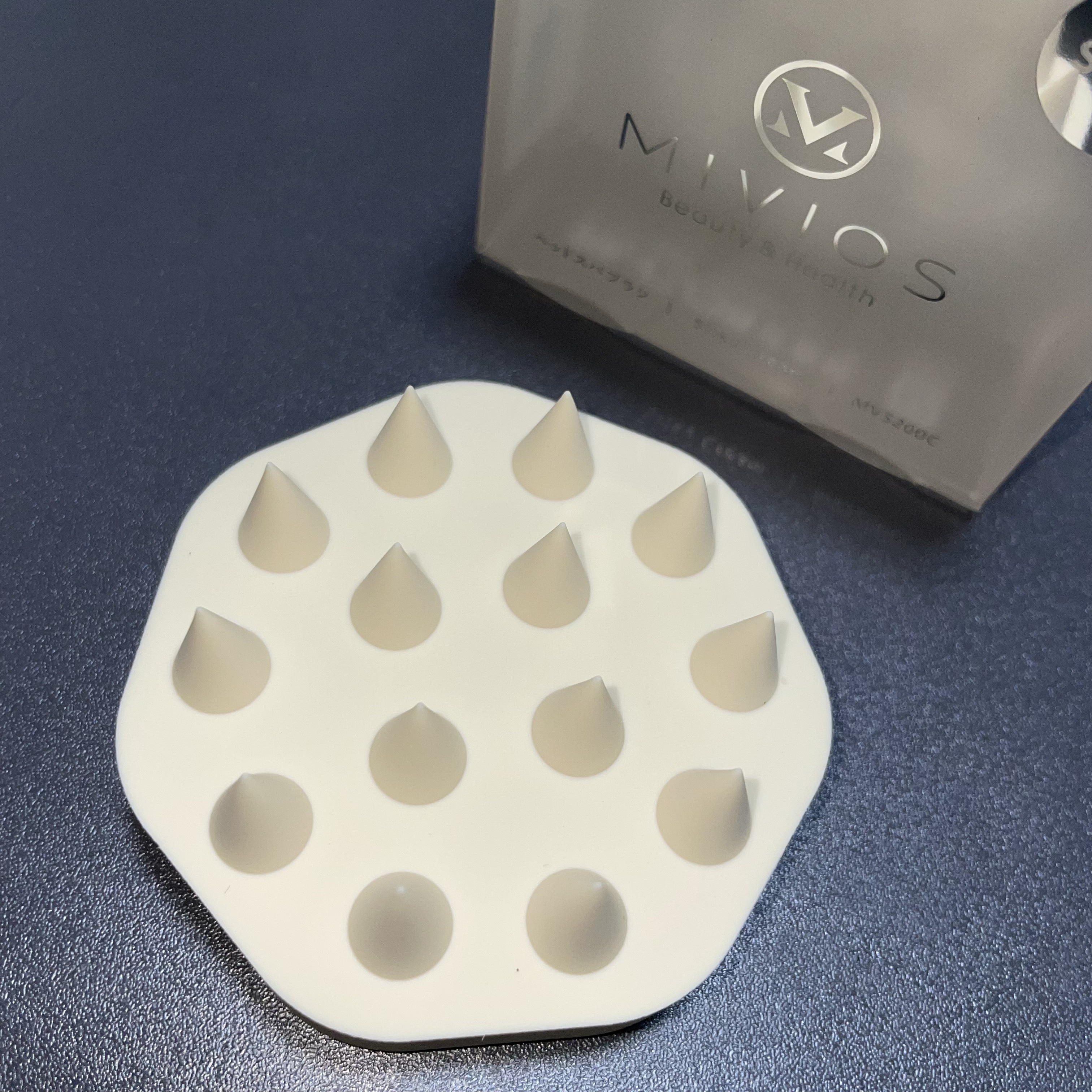 ヘッドスパブラシ/MIVIOS/ヘアケアグッズを使ったクチコミ（3枚目）