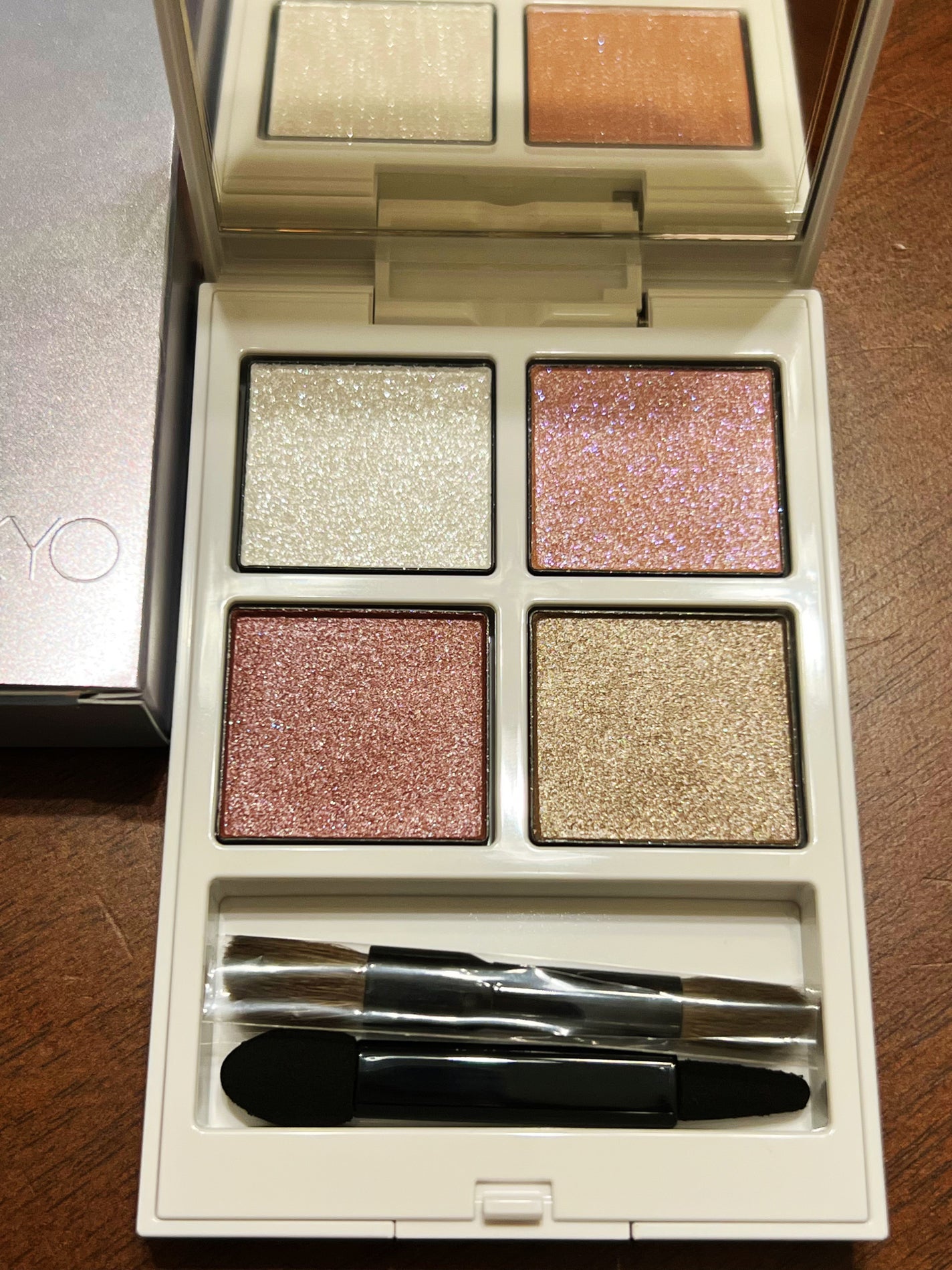 アディクション ザ アイシャドウ パレット “アウト オブ ユア シェル”/ADDICTION/アイシャドウパレットを使ったクチコミ(1枚目)