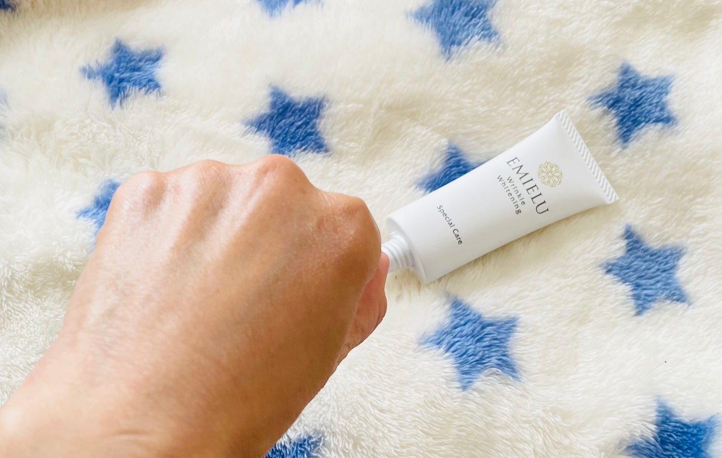 akana on LIPS 「シワ対策・美白リンクルクリームエミエル(医薬部外品)乳液のよう..」(4枚目)