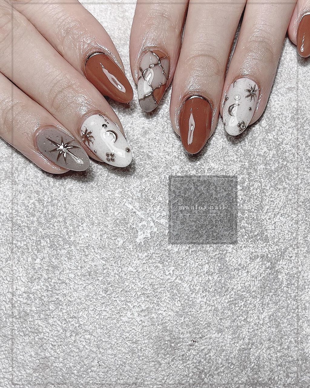 #タイル柄ネイル,#ネイル,#アートネイル,#秋ネイル,#ミラーアートネイル,#アニマルネイル,#ピンクネイル,#オータムネイル,#ジュエリーネイル,#ミラーネイル,#手書きアートネイル,#ハートネイル,#パーツネイル,#ベビーピンクネイル,#シルバーアクセネイル,#秋ネイル,#天王寺ネイルのネイルデザイン