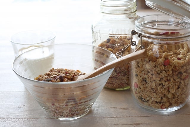 瓶に入ったグラノーラ
