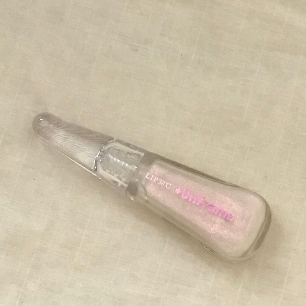 LIP38℃ +UnFrame<ホログラフィック>/UZU BY FLOWFUSHI/リップグロスを使ったクチコミ(2枚目)