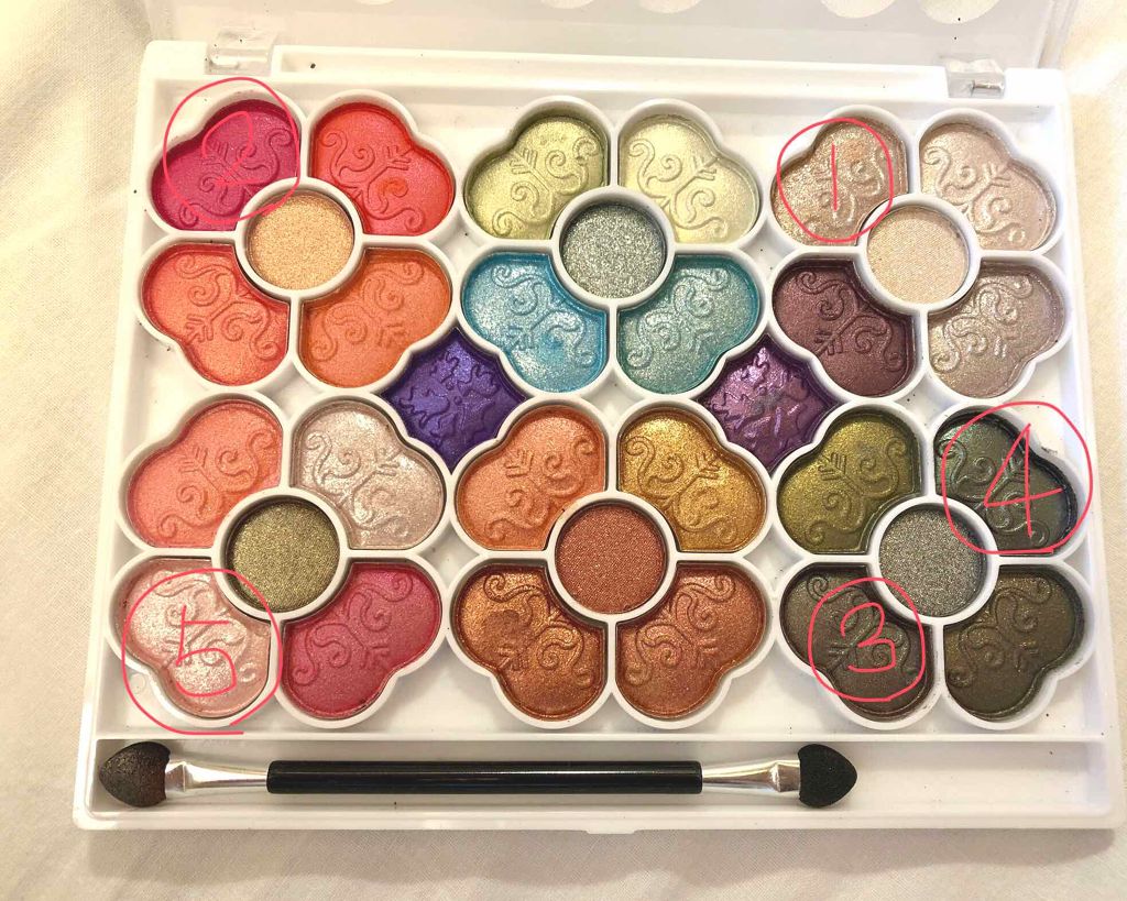 はるか on LIPS 「ドンキホーテの32色入りのティアラガールアイシャドウ使用!発色..」(3枚目)