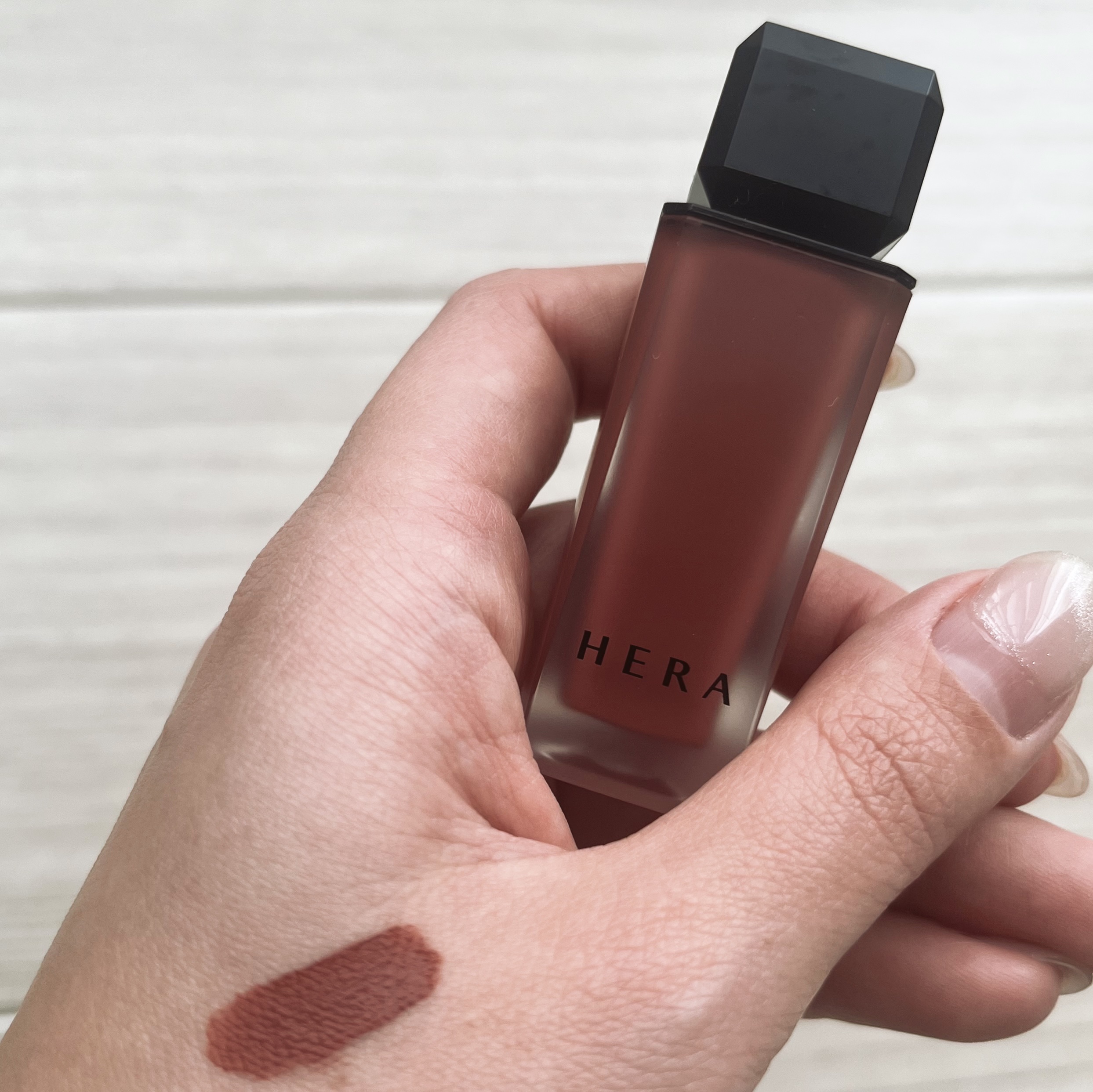 センシュアル パウダーマット リキッド N/HERA/口紅を使ったクチコミ（1枚目）