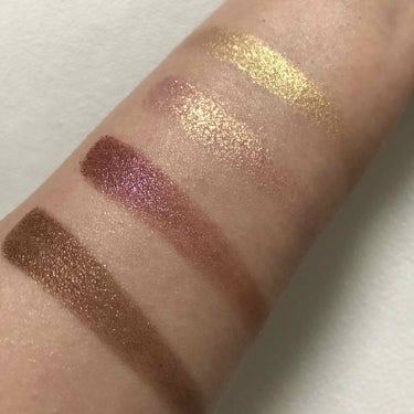 PAT McGRATH LABS BLITZ ASTRAL QUADのクチコミ「PATホリデーが再販されたと聞き、すぐに上げたかったのに遅れちゃった🙏💦

PAT McGra.....」（2枚目）