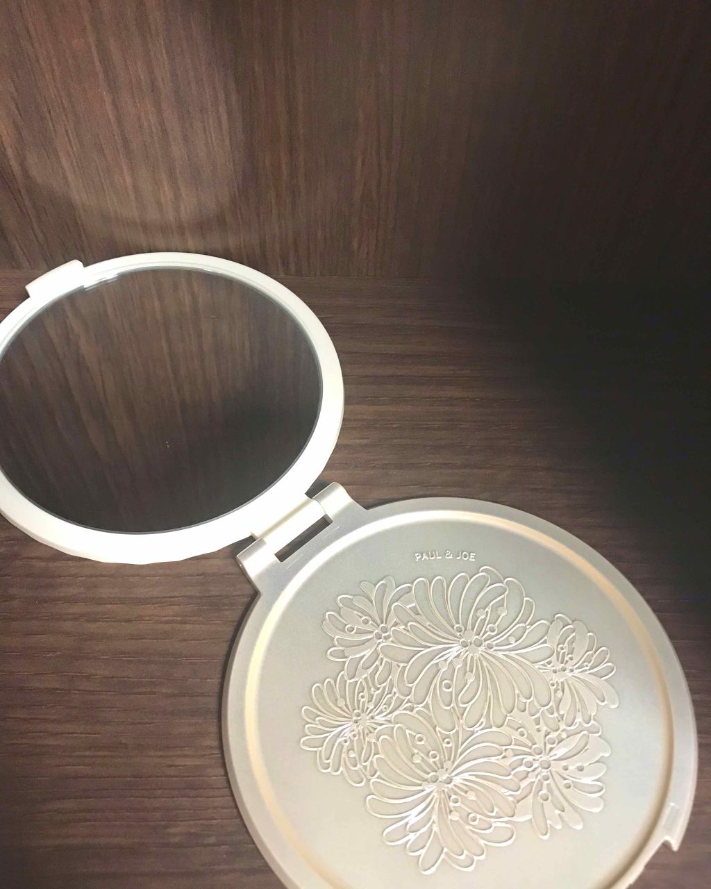 ビューティ ミラー/PAUL & JOE BEAUTE/その他化粧小物を使ったクチコミ（2枚目）