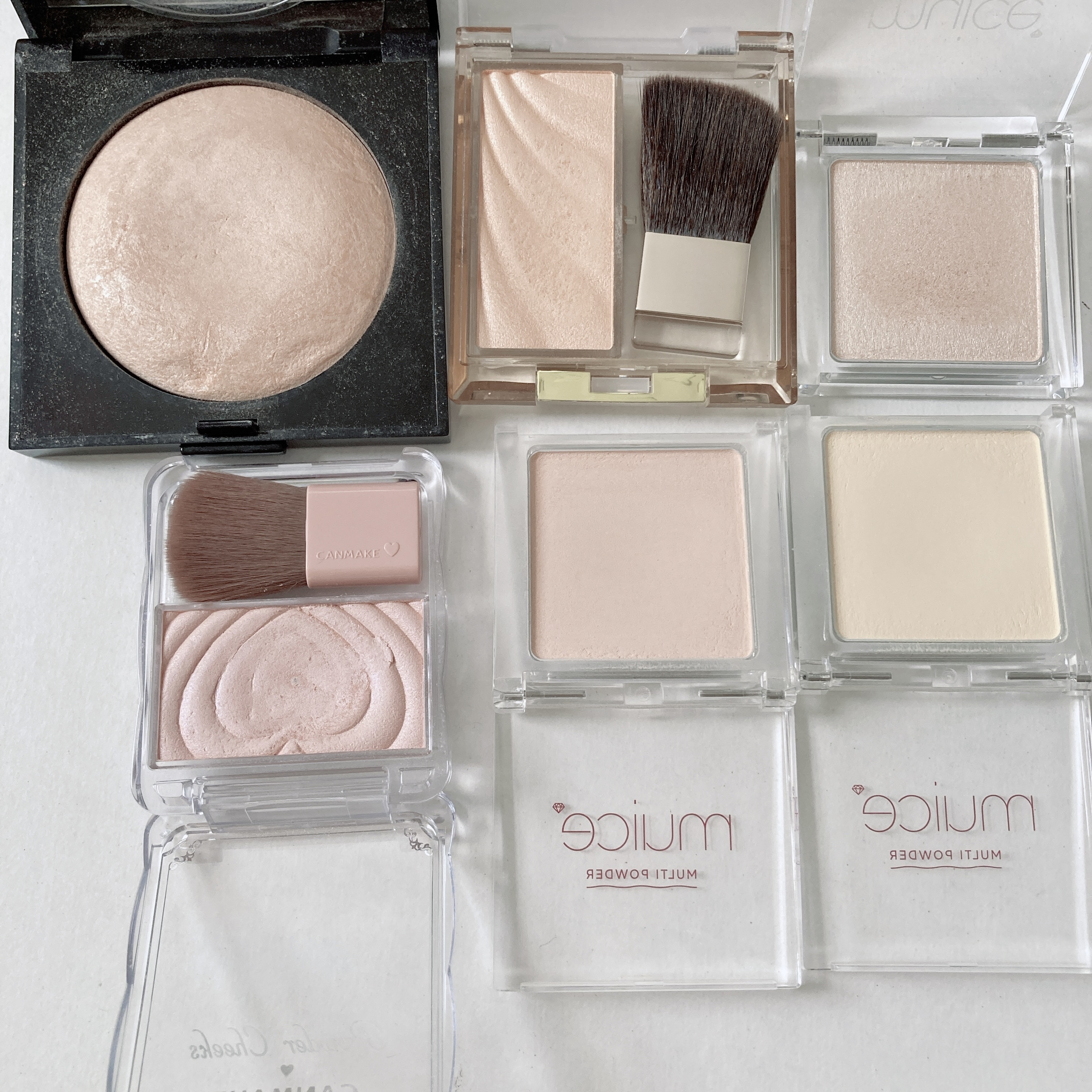 マットラディアンス ベイクドパウダー ハイライト01/ローラ メルシエ/パウダーハイライトを使ったクチコミ（2枚目）