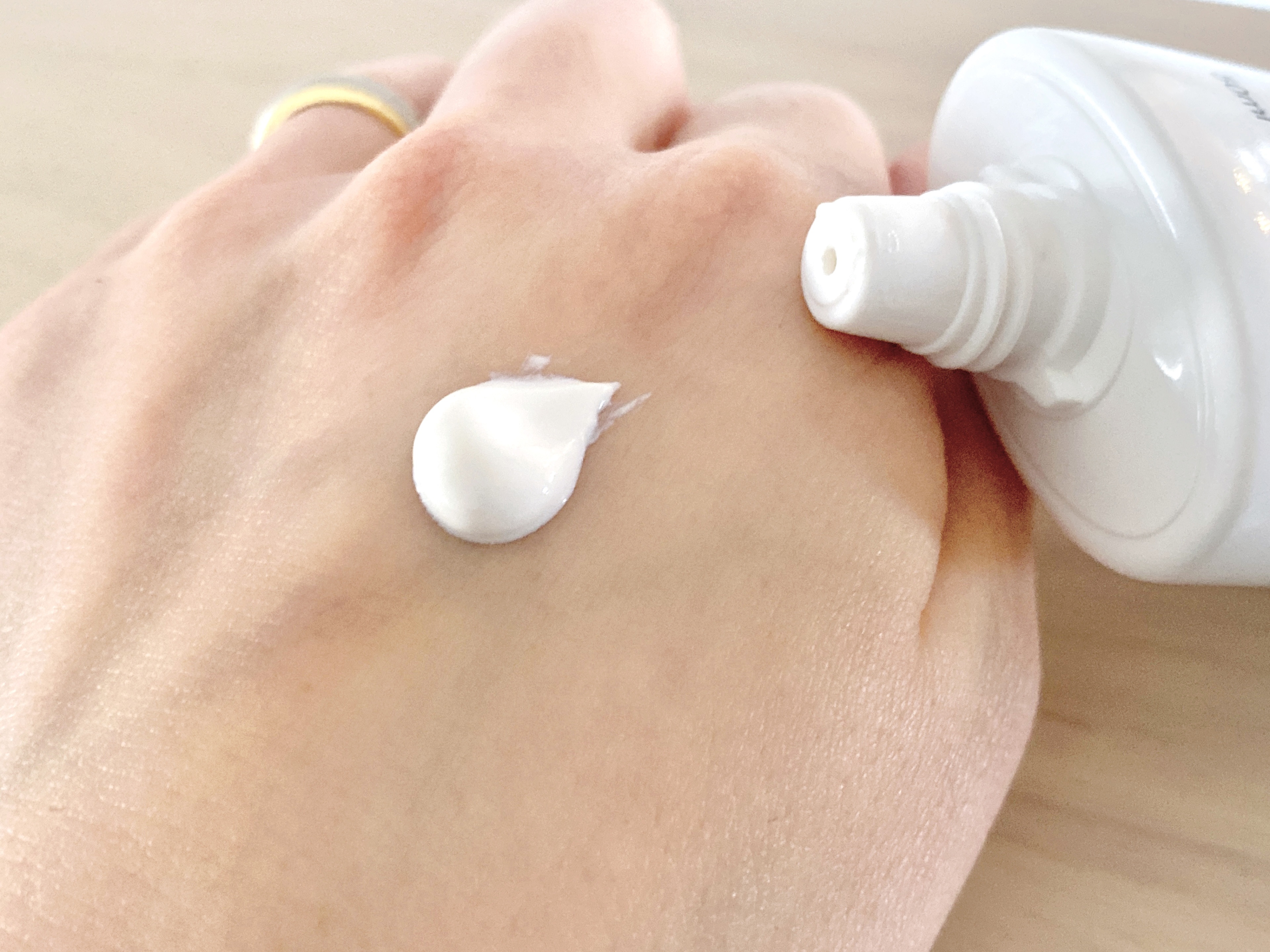 アクアスージングサンクリーム/ロベクチン/日焼け止めクリームを使ったクチコミ（2枚目）