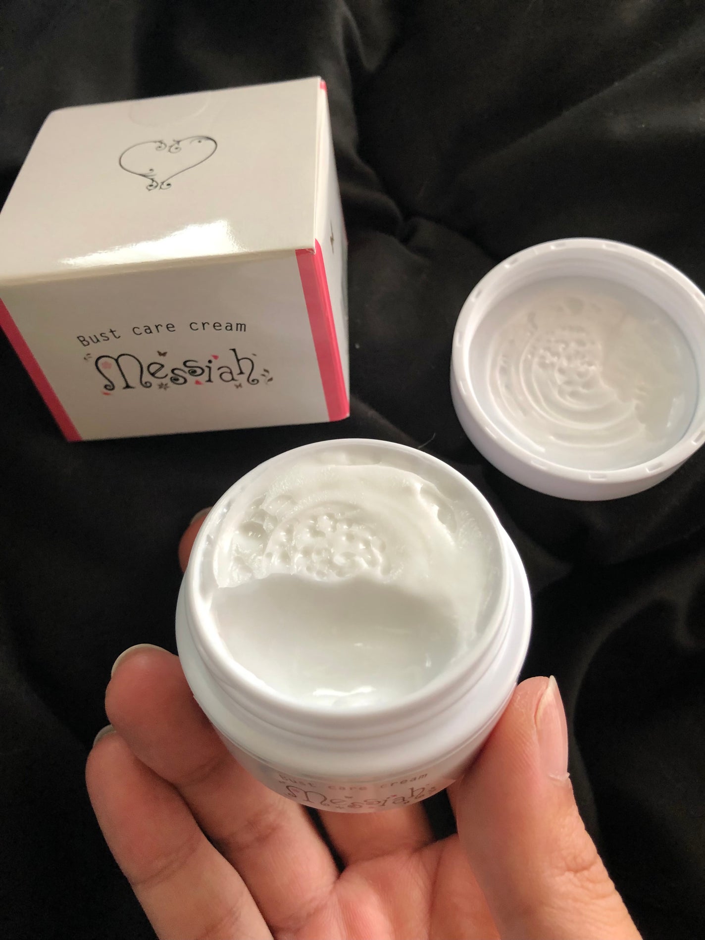 バストケアクリーム メサイア/リュバンブラン/バスト・ヒップケアを使ったクチコミ(2枚目)