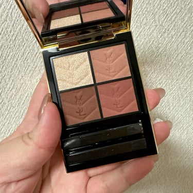 YVES SAINT LAURENT BEAUTE

クチュール ミニ クラッチ
ギリーズ ドリーム #200 


来月2/7に値上がり予定のアイシャドウ

値上がり前に買って貰えたので紹介します！
