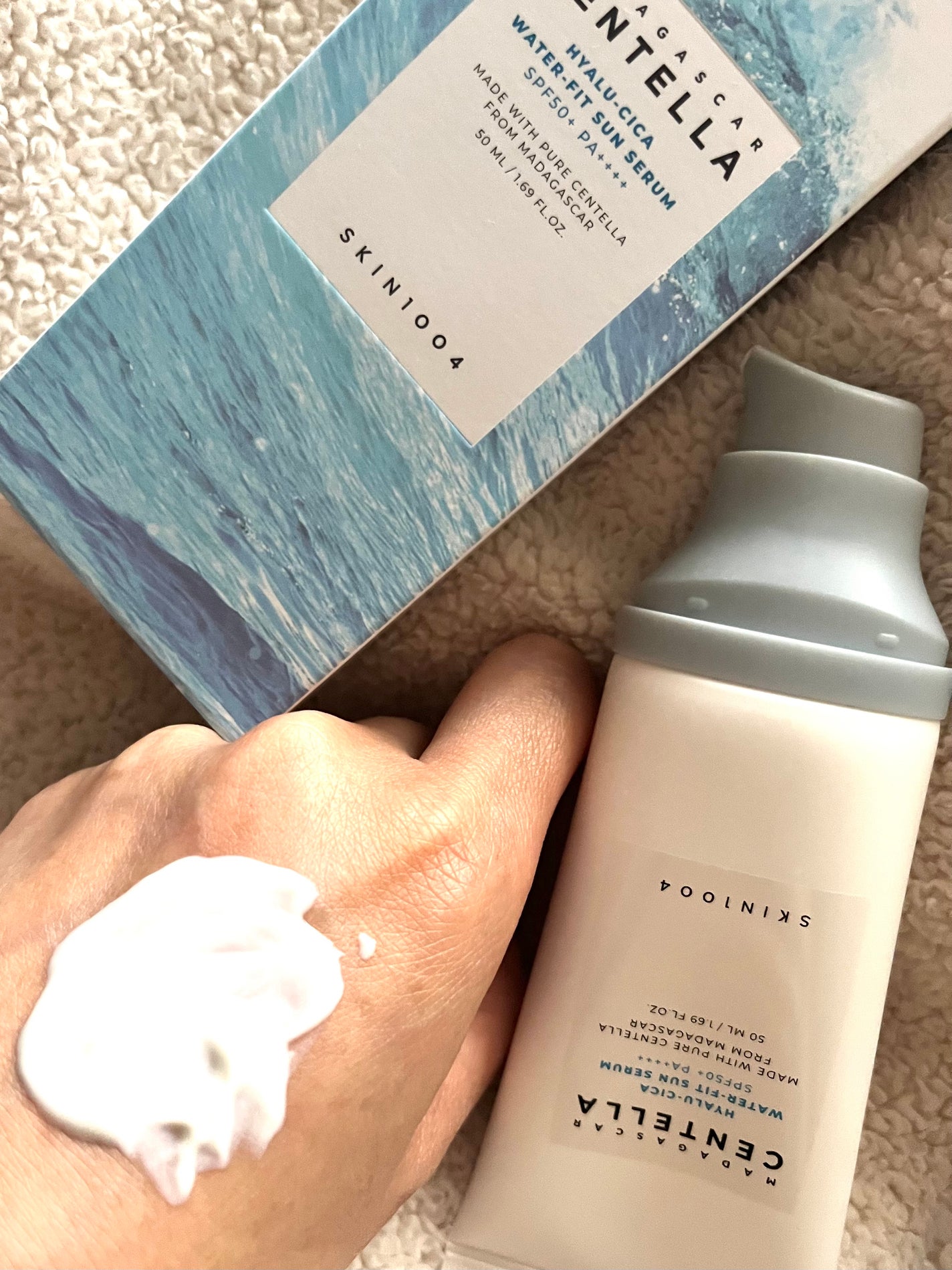 fantastic_beauty_24 on LIPS 「上品な素敵な箱をワクワクしながら開けると、またこの容器も可愛い..」(2枚目)