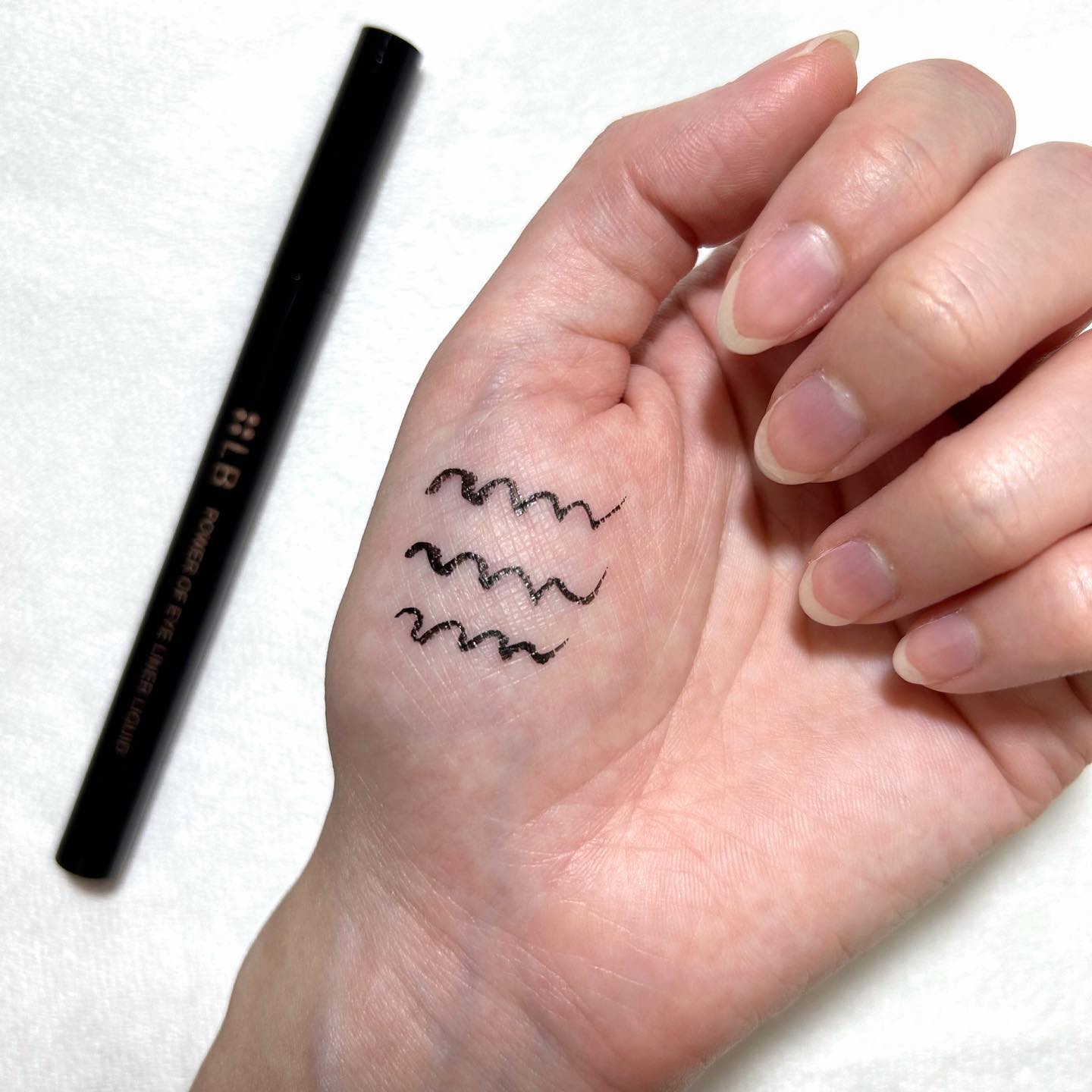 パワーオブアイライナー リキッド PE-1 ジェットブラック/LB/リキッドアイライナーを使ったクチコミ（2枚目）