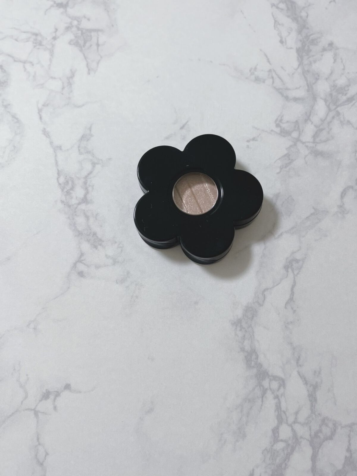 アイオープナー/MARY QUANT/単色アイシャドウを使ったクチコミ（3枚目）