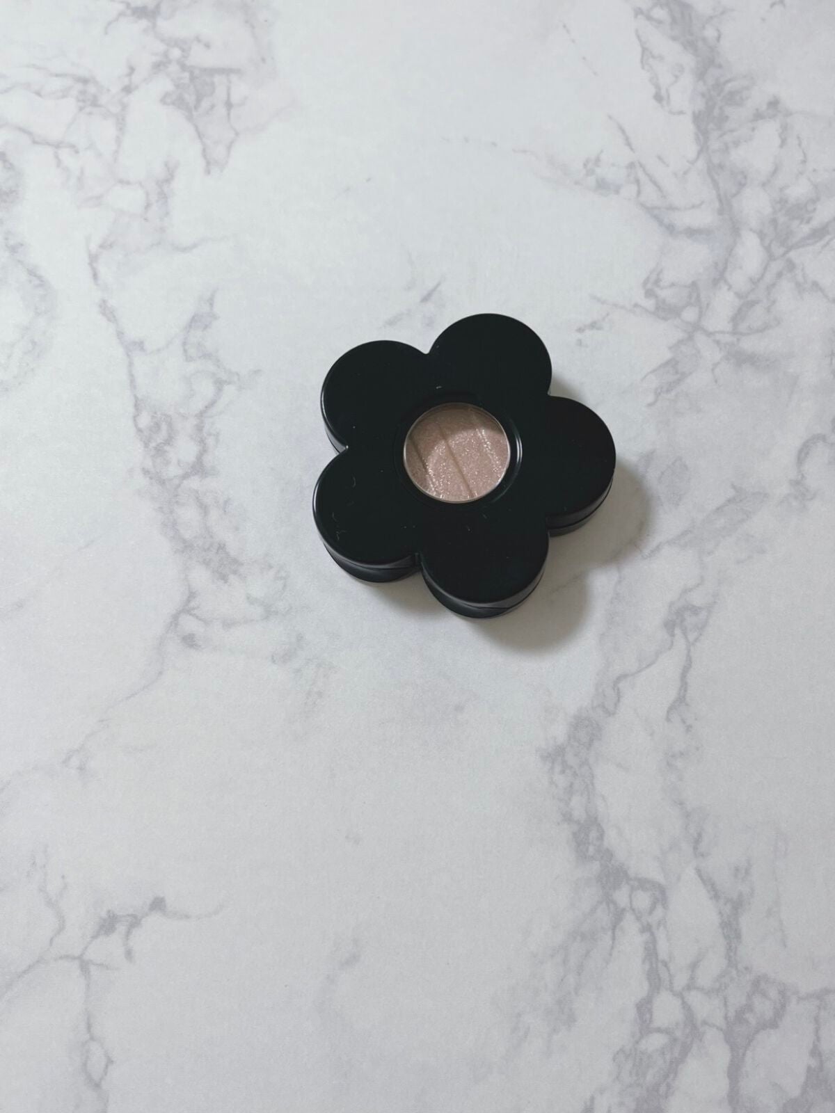 アイオープナー/MARY QUANT/単色アイシャドウを使ったクチコミ(3枚目)