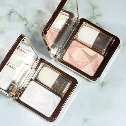 ル・レオスールデクラ /クレ・ド・ポー ボーテ/パウダーハイライトを使ったクチコミ(2枚目)