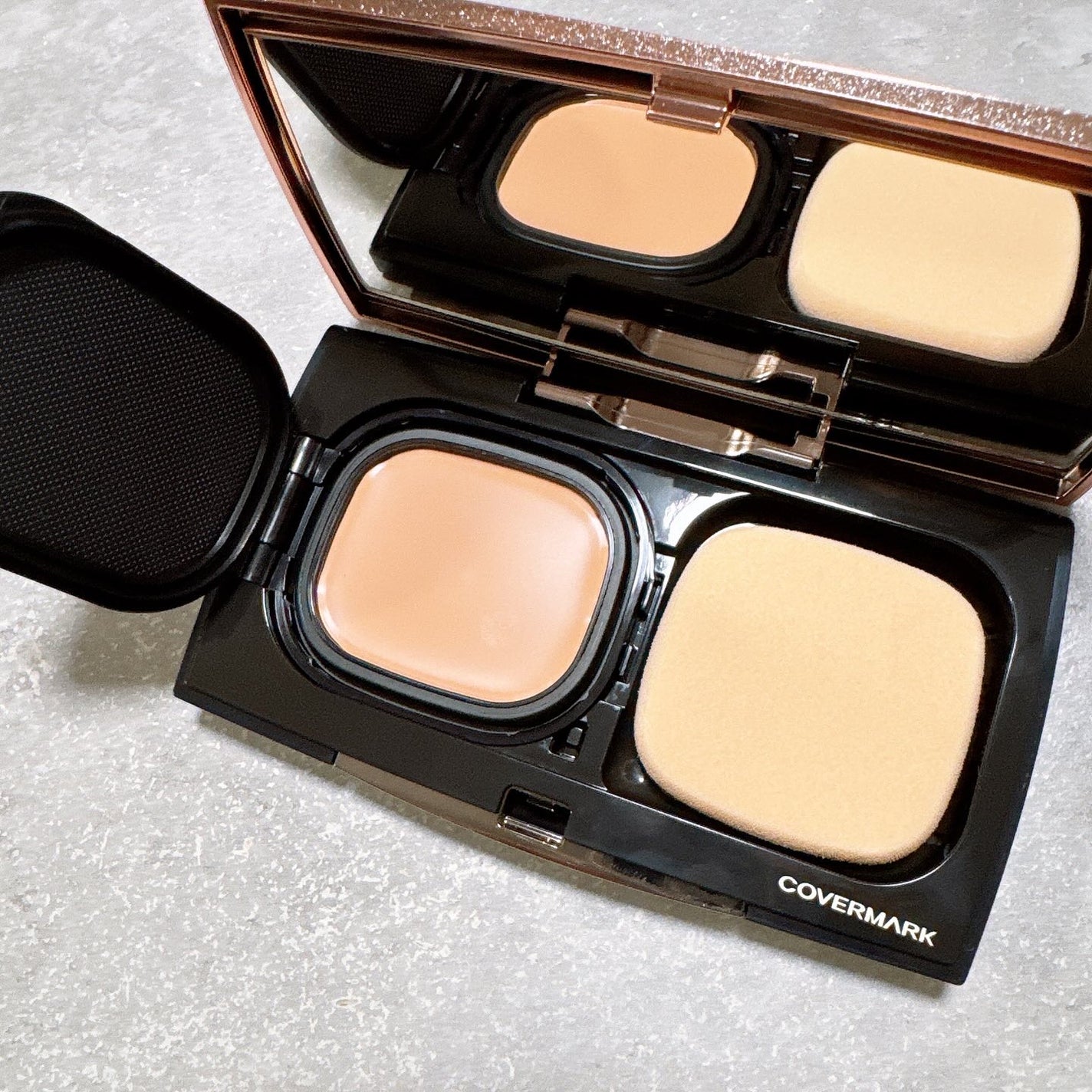 フローレス フィット/COVERMARK/クリーム・エマルジョンファンデーションを使ったクチコミ(2枚目)