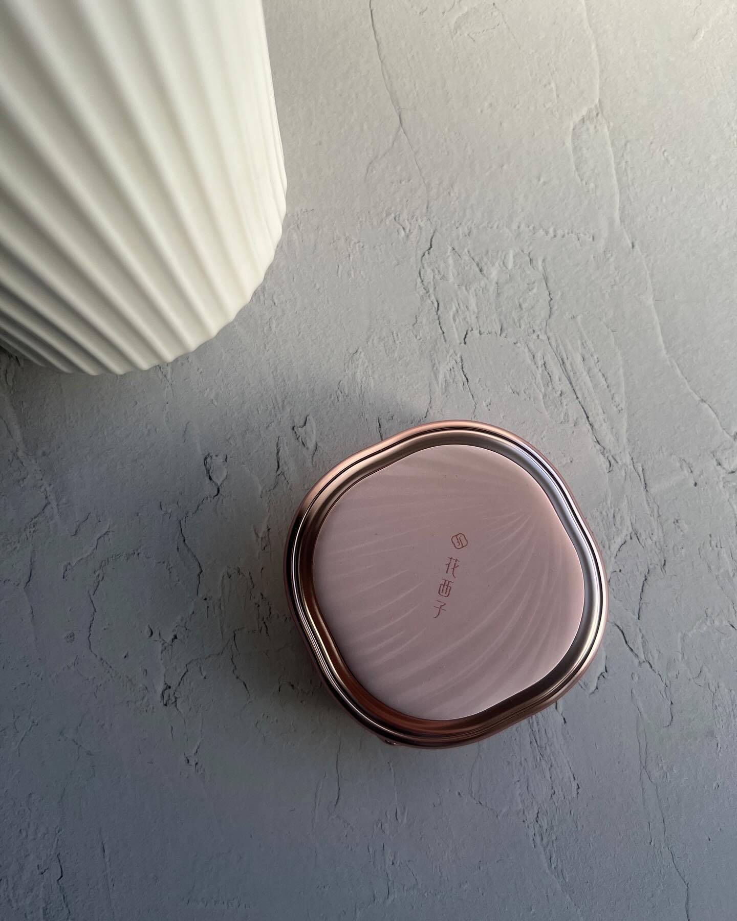 玉容凝脂プレストパウダー/花西子/プレストパウダーを使ったクチコミ（1枚目）