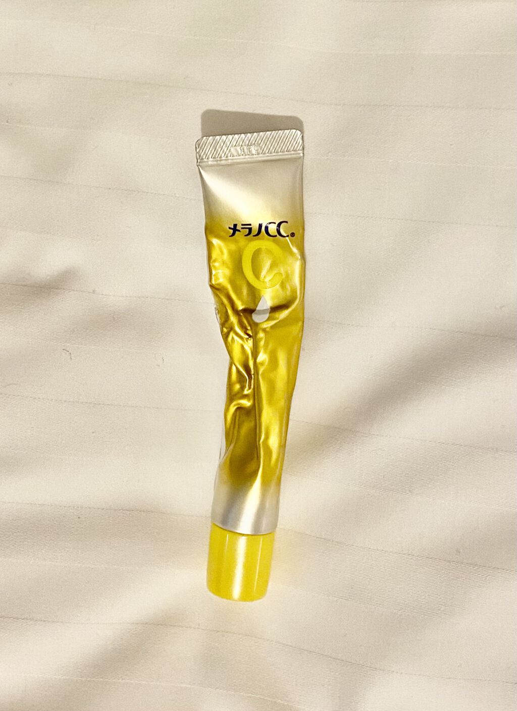 #美容液

メラノCC 薬用しみ集中対策 プレミアム美容液


一滴ずつ出てくるチューブタイプの医薬部外品のビタミンCや誘導体が入っている美容液🌞

このまま気になる部分に塗ったり、化粧水に何滴か混ぜて使用しています🌞🌻

塗り心地は