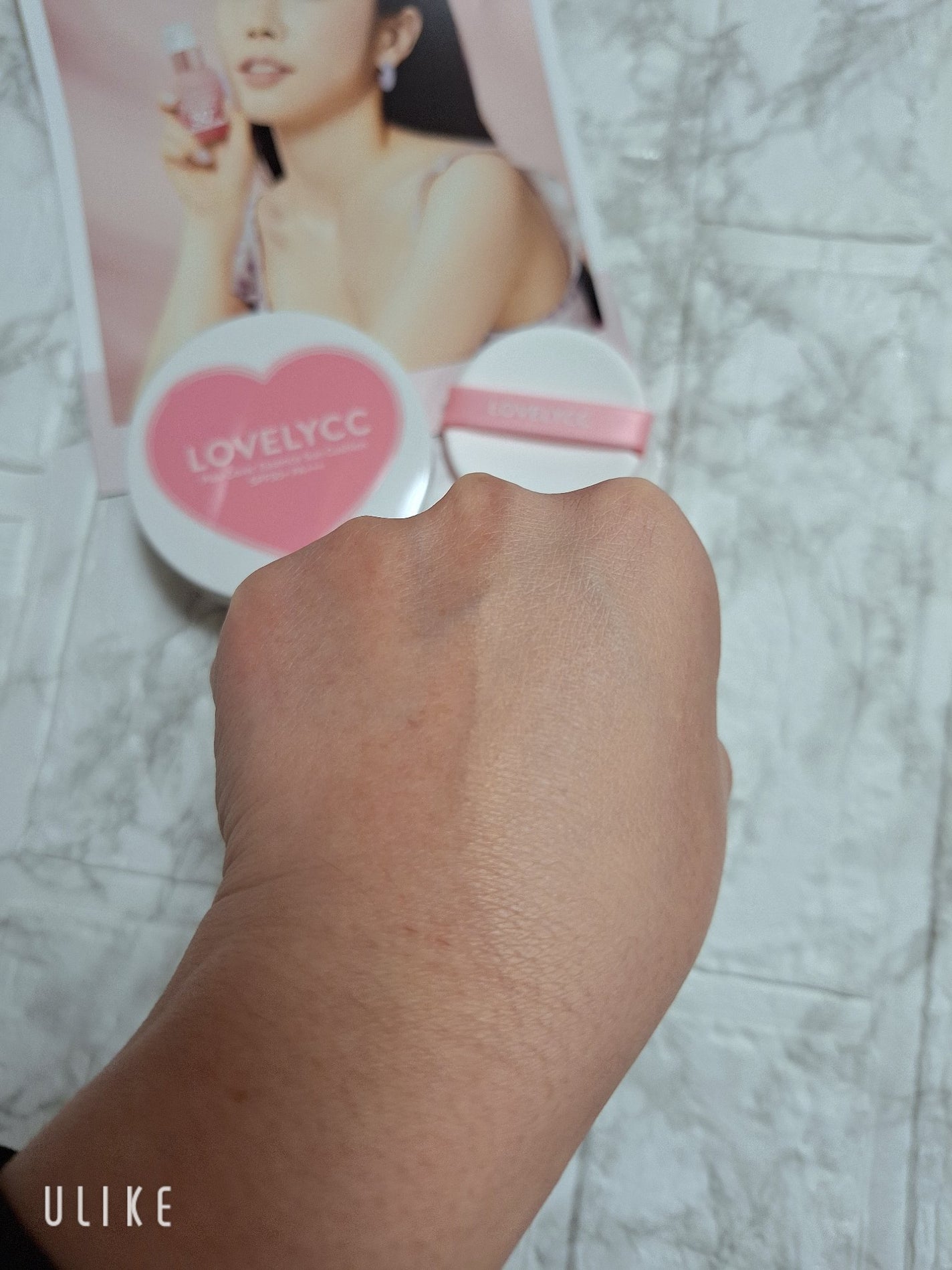 tomo on LIPS 「LOVELYCCピンクカバーエッセンスサンクッション圧倒的な軽..」(4枚目)