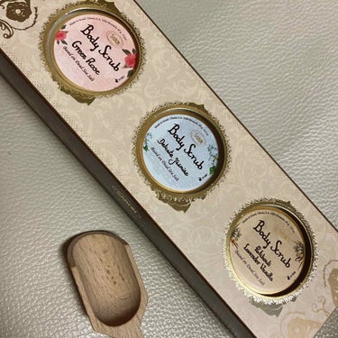 SABON ボディスクラブ グリーンローズ / デリケートジャスミン / パチュリラベンダーバニラ

こちらも誕生日のプレゼントで頂いたものです！！

SABONのボディスクラブはとても有名なので、ずっ