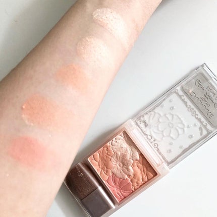 グロウフルールチークス(ブレンドタイプ)/キャンメイク/パウダーチークを使ったクチコミ(2枚目)