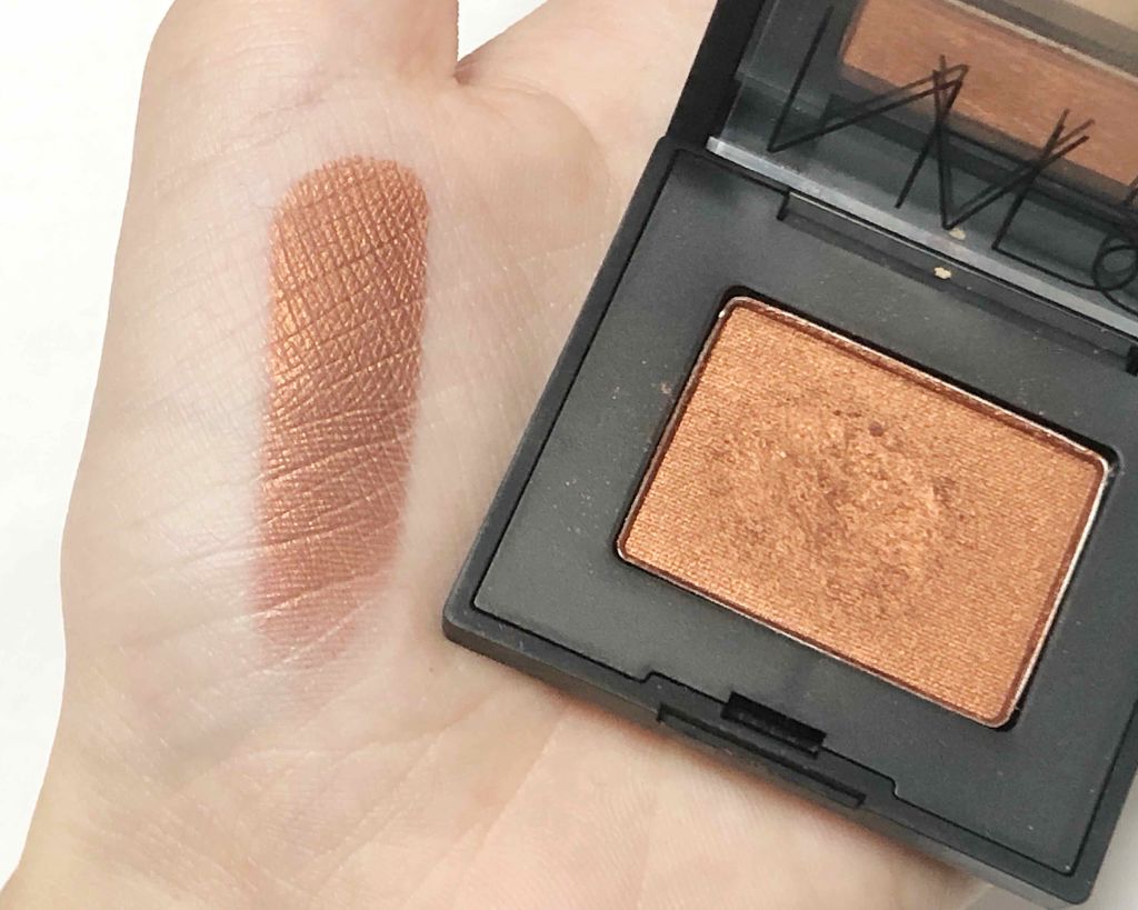 シングルアイシャドー/NARS/単色アイシャドウを使ったクチコミ（2枚目）