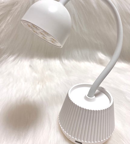 にゅん on LIPS 「長さ出しするセルフネイラーさん必見!!スタンド型のネイルライト..」(2枚目)