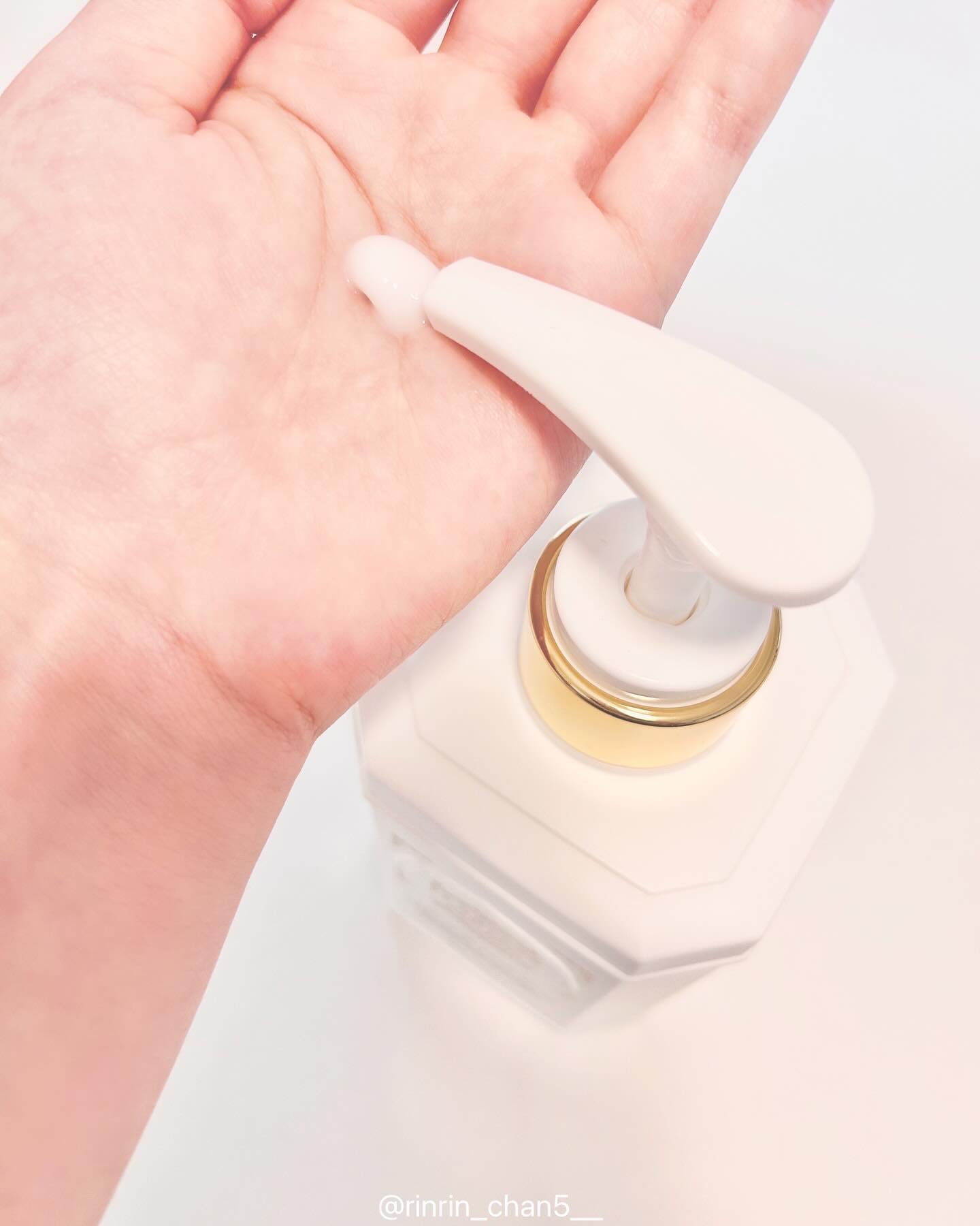 パフュームボディローション リリィムスクホワイトティー/TEABLESS/ボディローションを使ったクチコミ（2枚目）