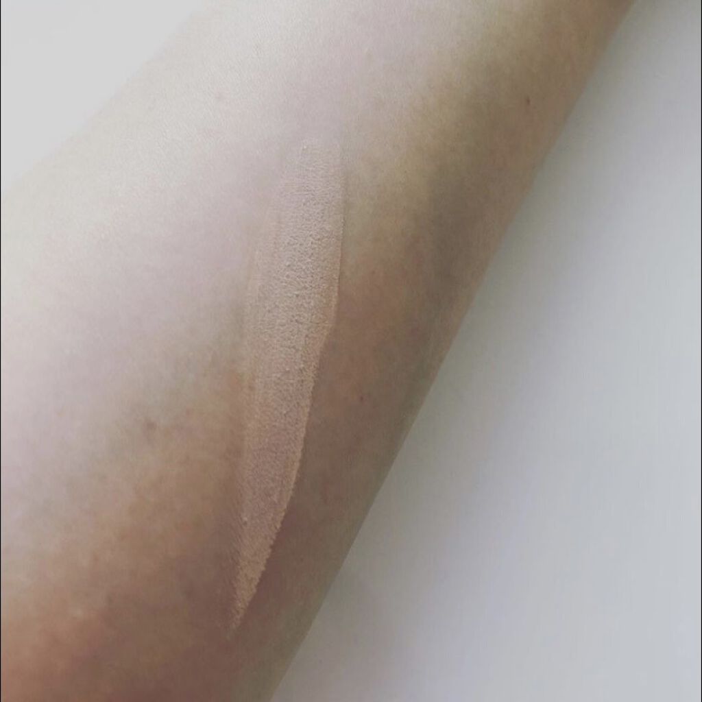 グロウイングシームレスバーム SO01/LUNASOL/クリーム・エマルジョンファンデーションを使ったクチコミ（2枚目）