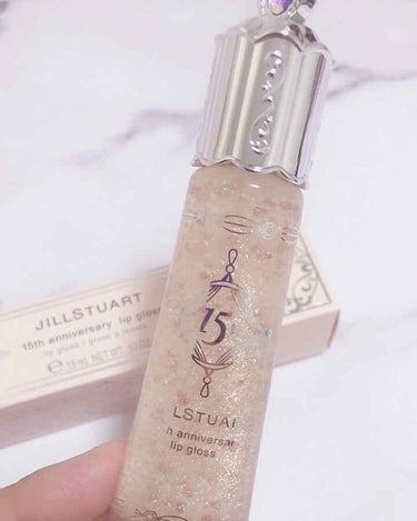 
⑅⃝︎購入したもの⑅⃝︎
JILL STUART
15thアニバーサリー リップグロス
03 pink & gold brilliance

こんにちは、オンラインの予約に乗り遅れたので直接店舗へ買い