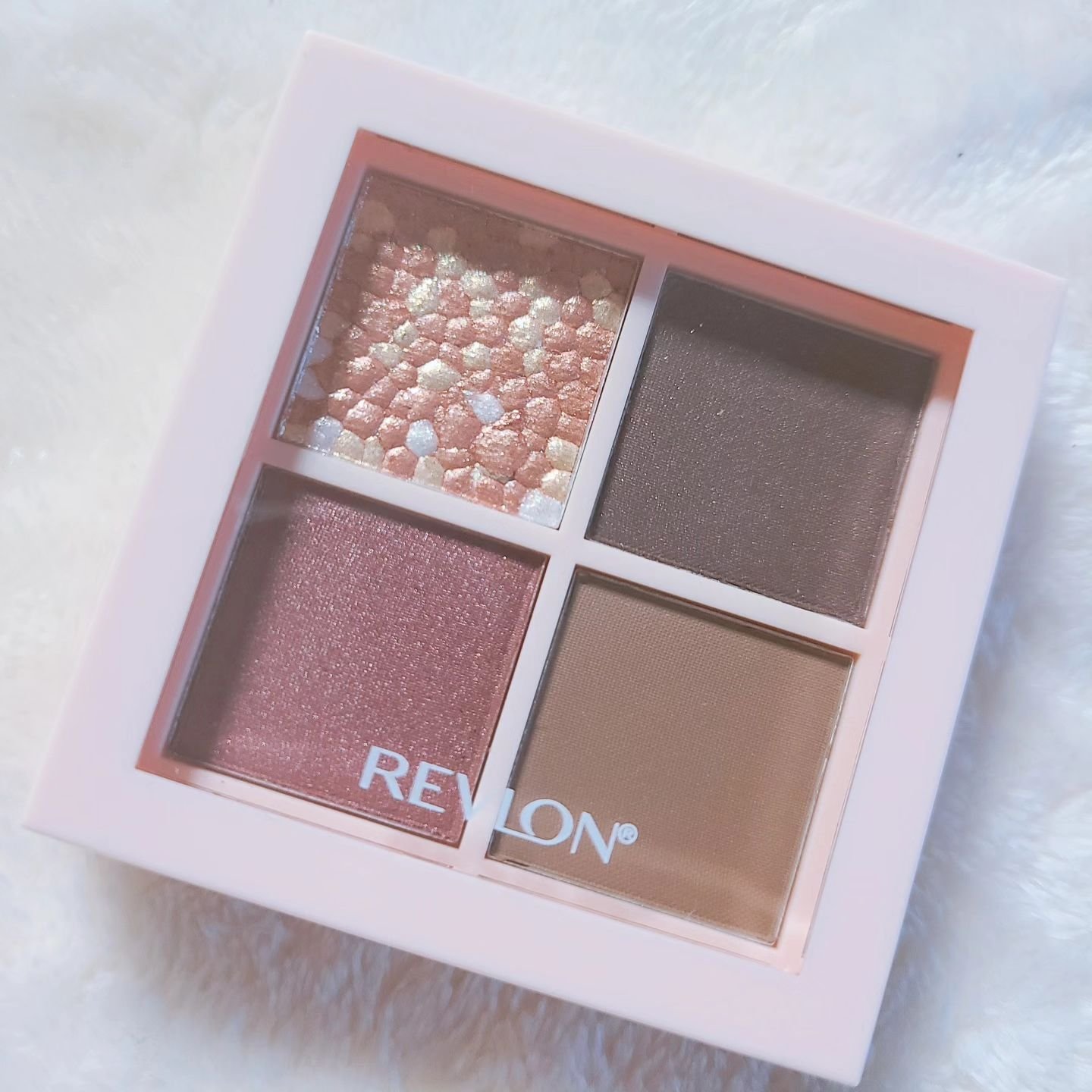 レブロン ダズル アイシャドウ クアッド/REVLON/アイシャドウパレットを使ったクチコミ（2枚目）