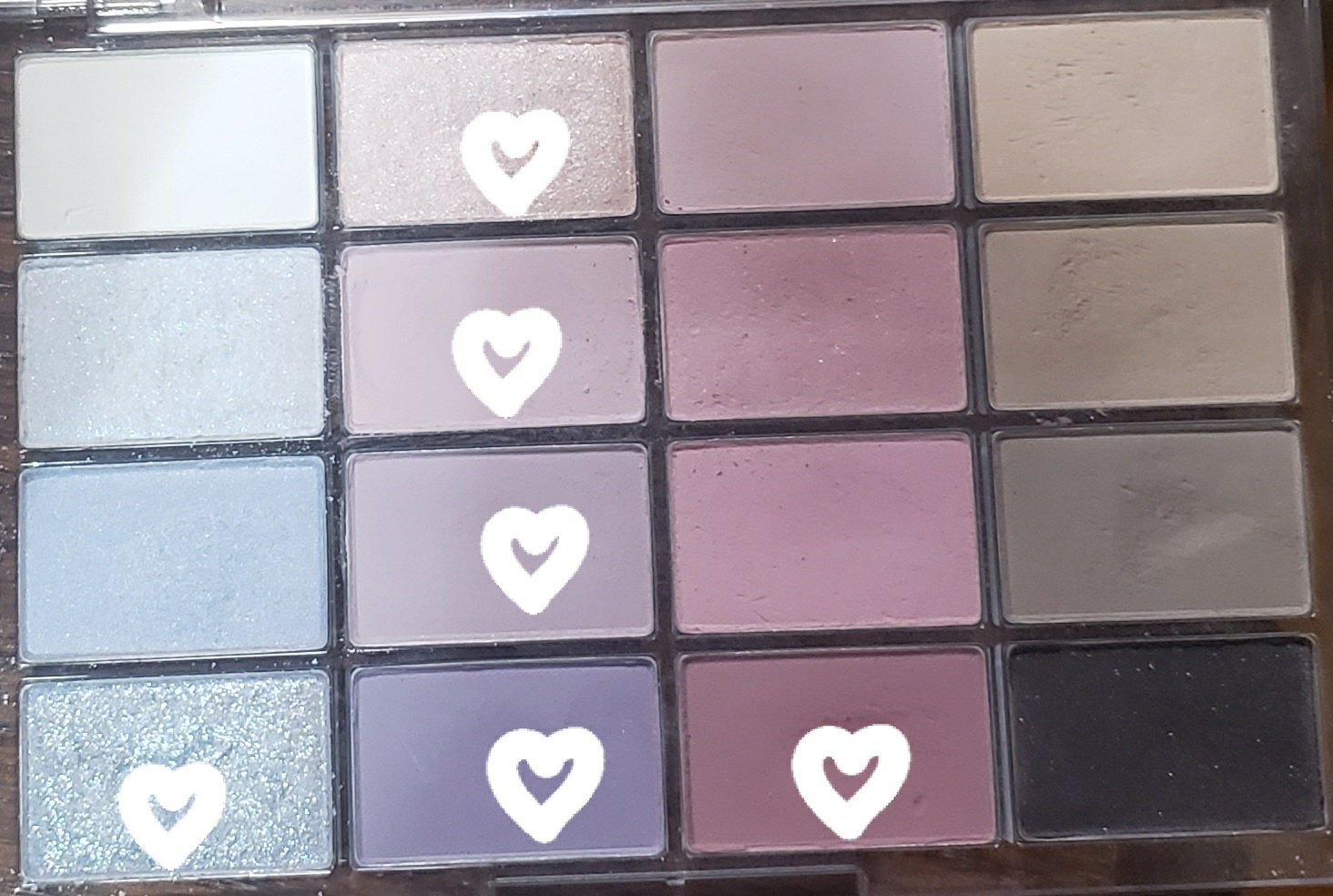 ソフトブラーリングアイパレット/wakemake/アイシャドウパレットを使ったクチコミ（2枚目）