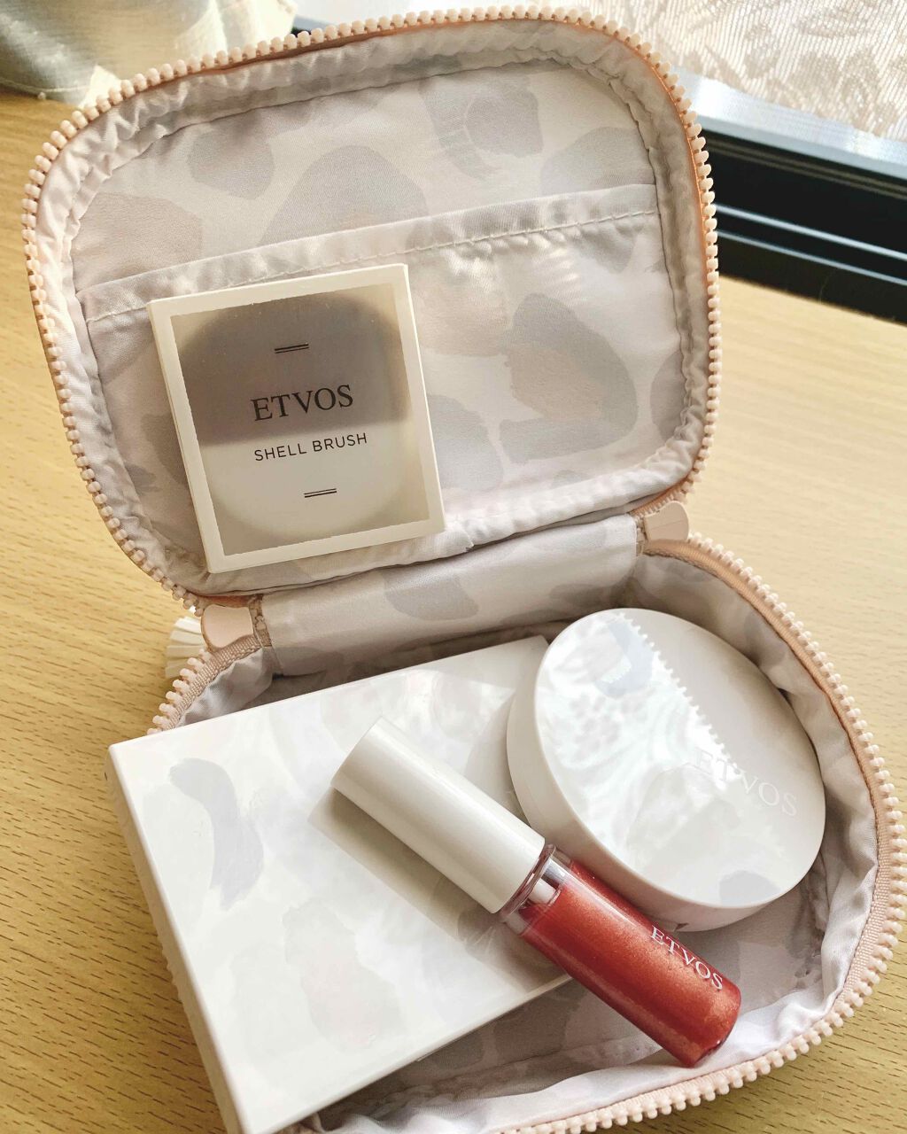 クリスマスコフレ 2020/エトヴォス/メイクアップキットを使ったクチコミ(2枚目)