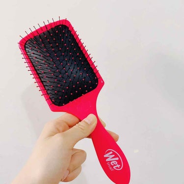 ウエットブラシ Wet brush   価格1500円くらい


寝起き5分で梳かすだけでサラサラ〜！！！！


動画雑で見にくくてごめんなさい！


でもほんと使いやすい！！！！


タングルティーザ