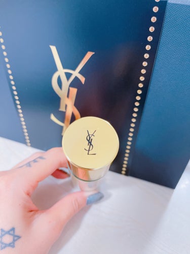 YVES SAINT LAURENT BEAUTE ラディアント タッチ ブラープライマーのクチコミ「YVES SAINT LAURENT BEAUTE
ラディアント タッチ ブラープライマー

.....」（2枚目）