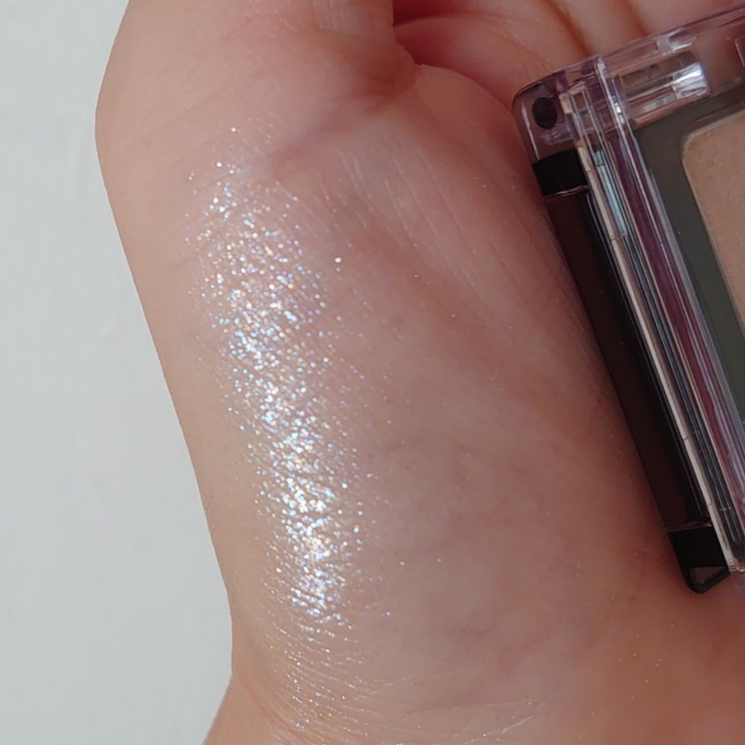  シアー グリッターアイズ 55 バブル(BUBBLE)/KiSS/単色アイシャドウを使ったクチコミ（2枚目）