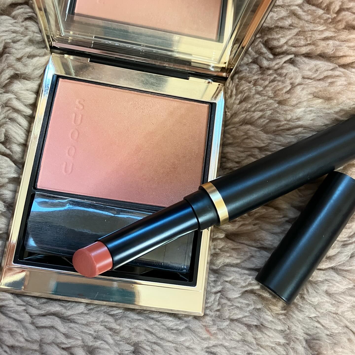 パウダー キス ベルベット ブラー スリム リップスティック マル イット オーバー/M・A・C/口紅を使ったクチコミ（3枚目）