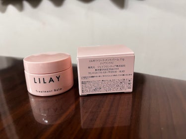 ♡ LILAY トリートメントバームミニ 11g ♡

ヘアオイルを使うと、髪の毛に蓄積した感じがしていて嫌だったのもあって、セットの時に使うようにバームを購入し使用してみました🥰

さらさらヘアになる