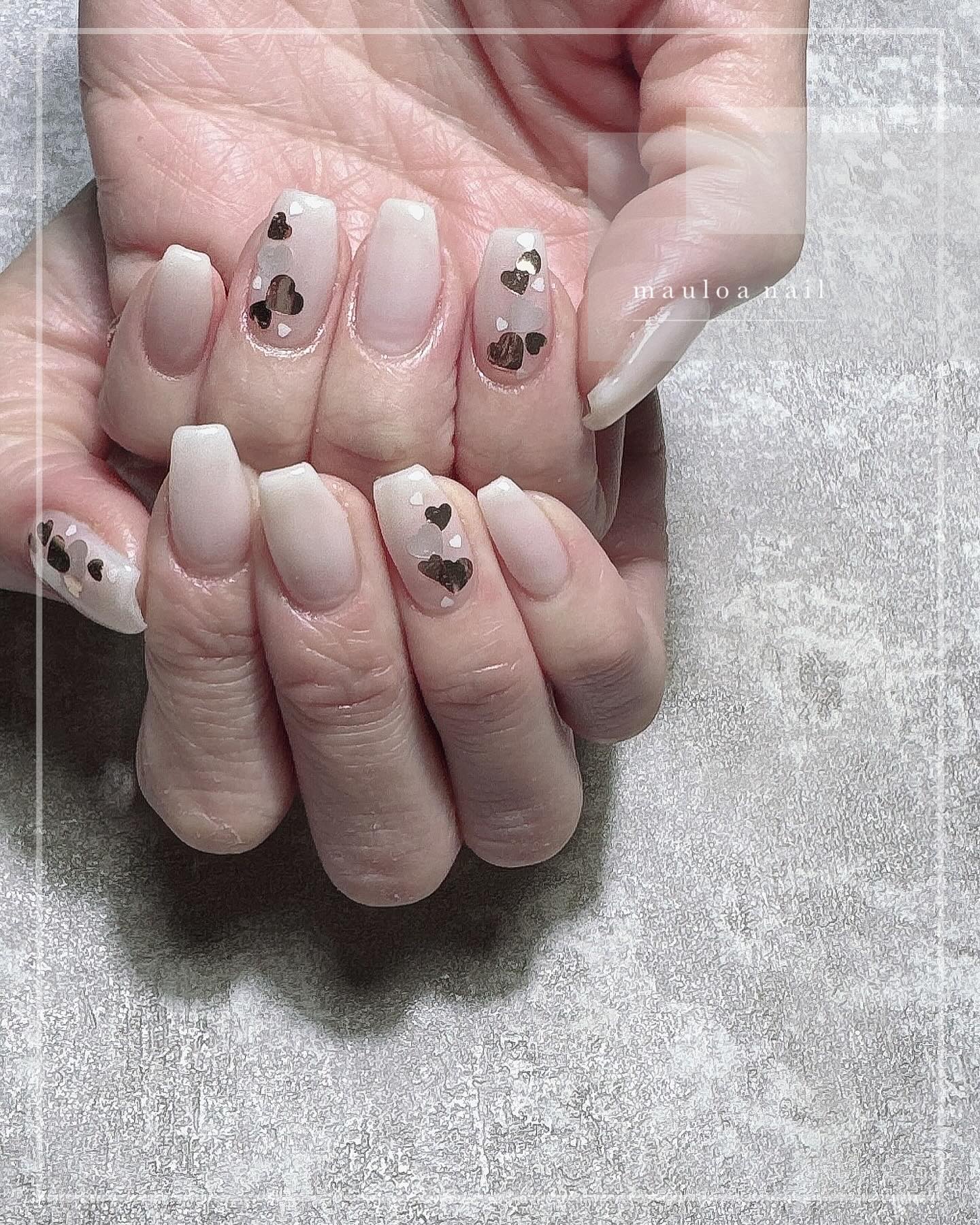 #ワンカラーネイル,#アートネイル,#バレンタインネイル,#ネイビーネイル,#冬ネイル,#ジェルネイル,#ネイル,#バレンタインネイル,#ニュアンスネイル,#ハートネイル,#天王寺ネイル,#乳白色ネイル,#ジェルネイル,#ハートネイルのネイルデザイン