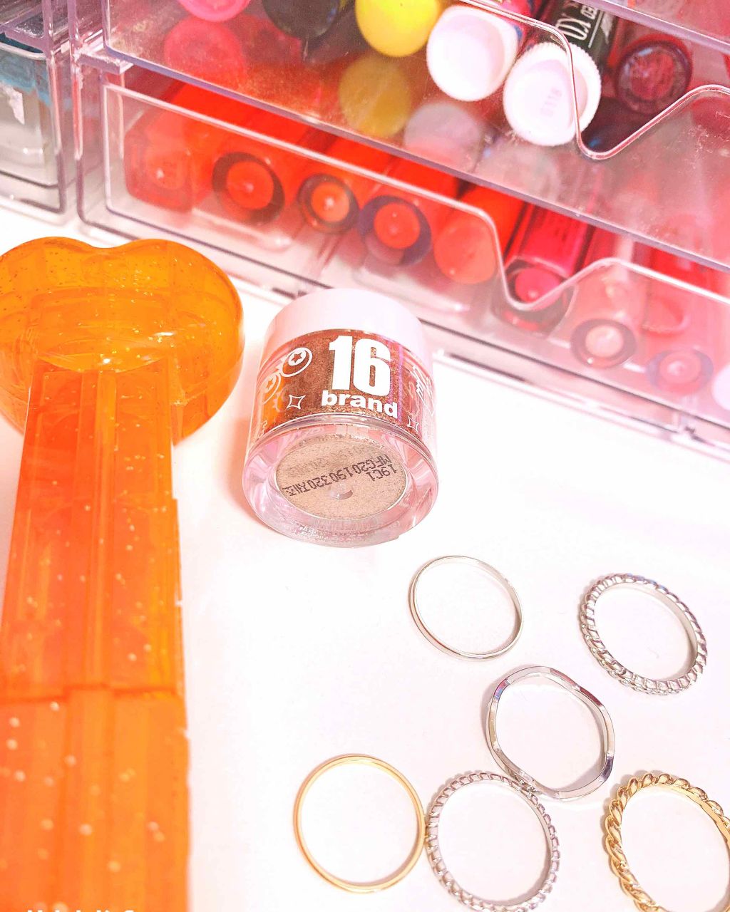 16CANDY ROCK PEAEL POWDER/16BRAND/単色アイシャドウを使ったクチコミ（2枚目）