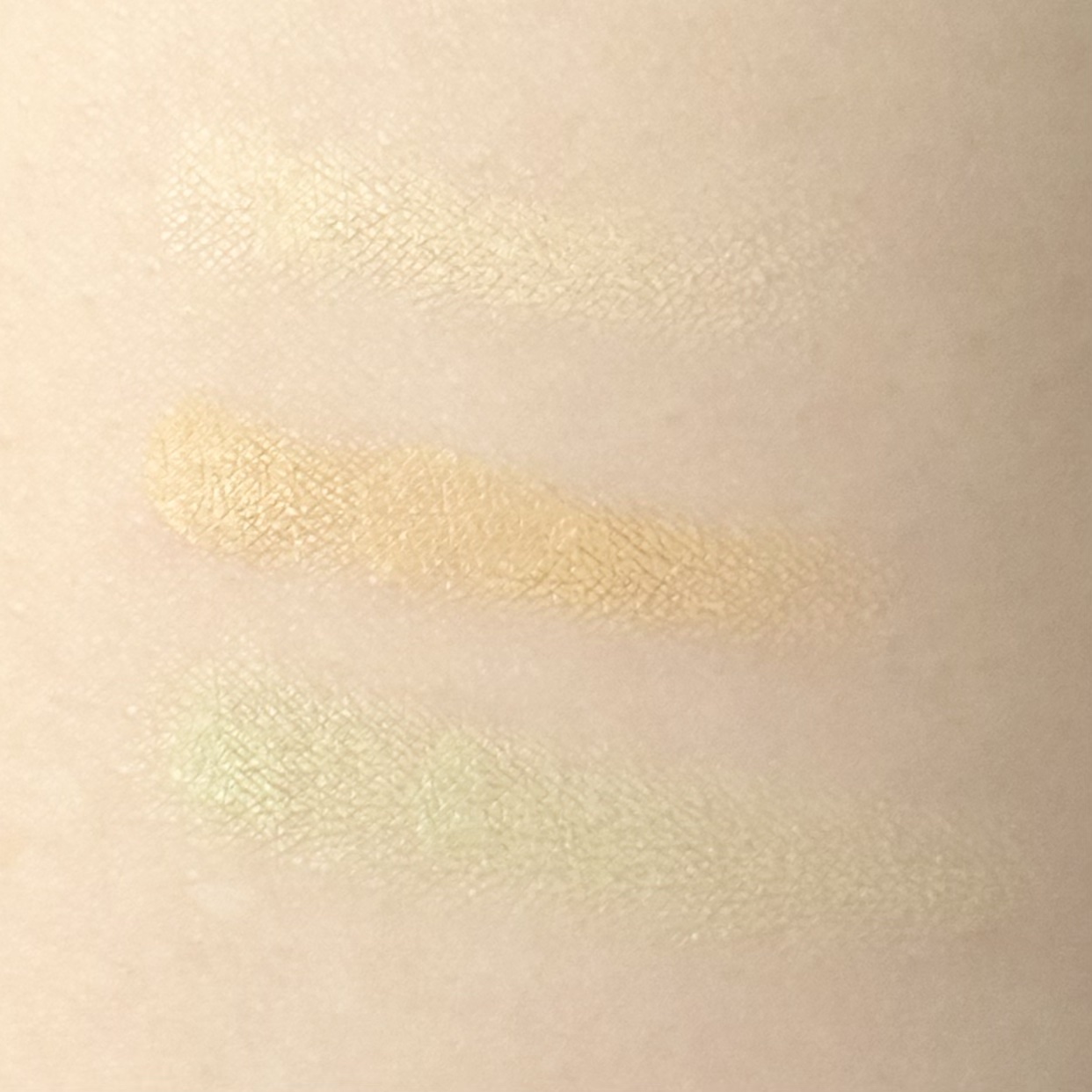 lovelycc マジックカバーチートコンシーラー/LOVELYCC/パレットコンシーラーを使ったクチコミ（3枚目）