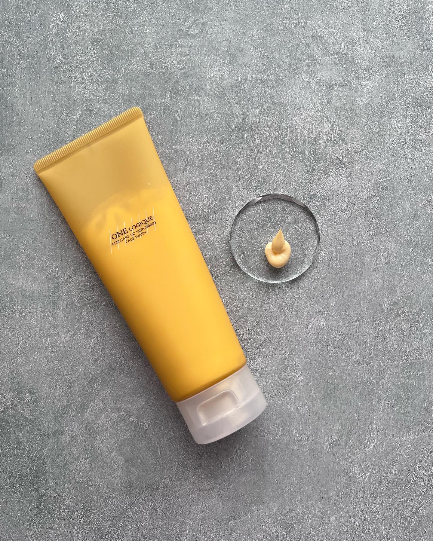 ピールケアVCスクラビングフェイスウォッシュ/ONE LOGIQUE/洗顔フォームを使ったクチコミ（1枚目）