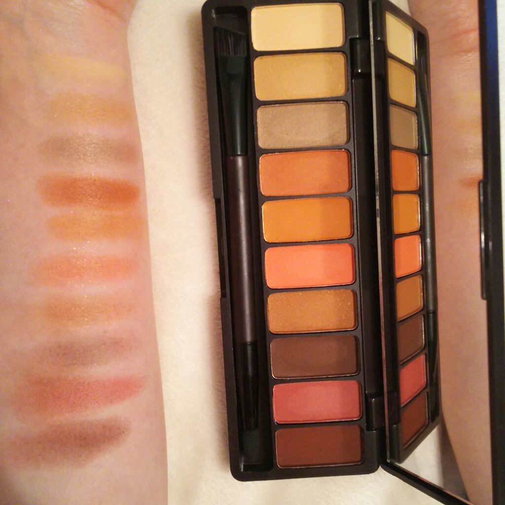 macaron on LIPS 「10月・11月もコスメの付録付き雑誌の勢いは止まりません💨💨・..」(2枚目)