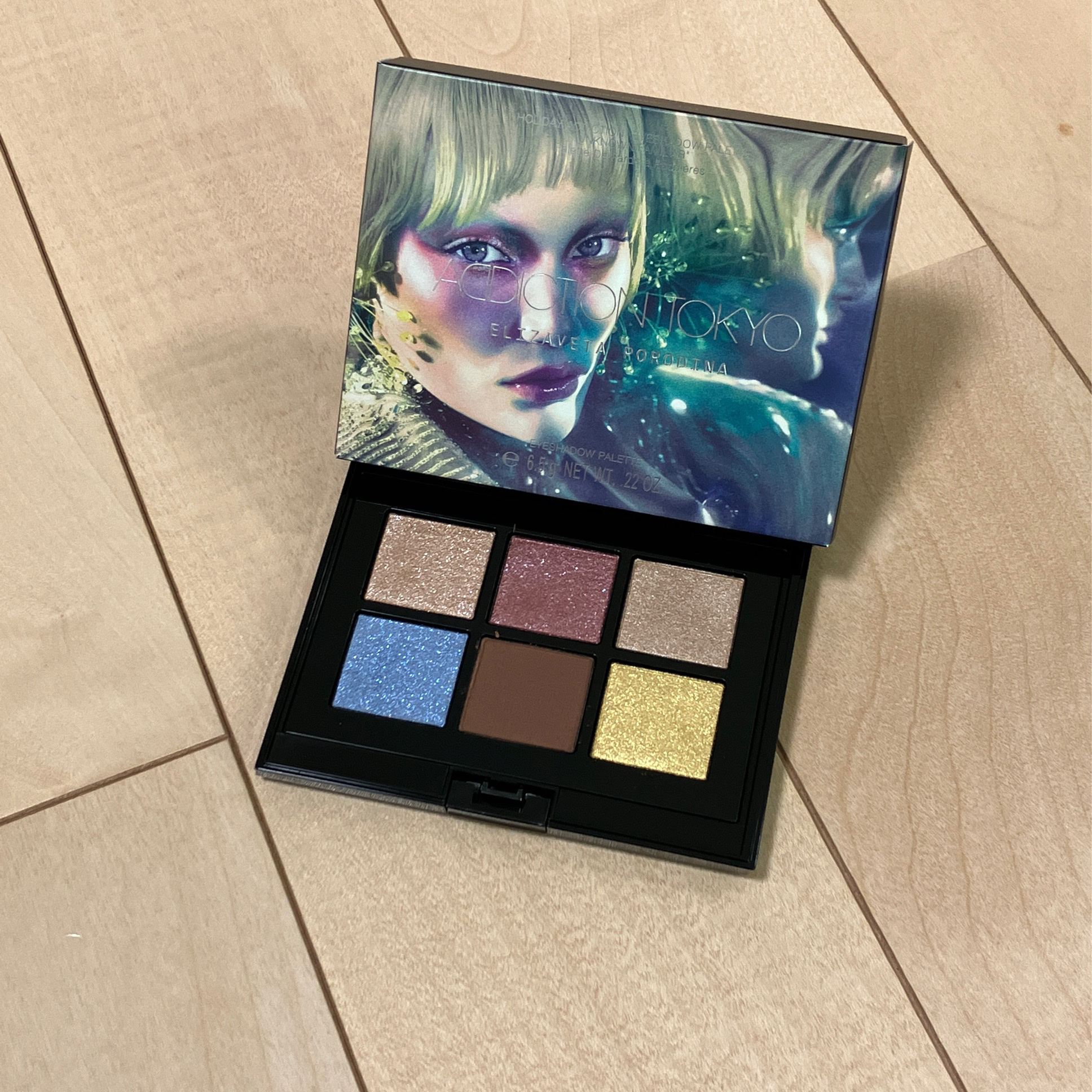 ホリデーアディクション アイシャドウパレット“アンノウンファミリア”/ADDICTION/アイシャドウパレットを使ったクチコミ（2枚目）