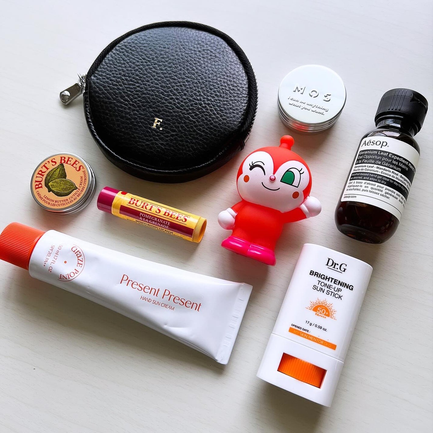 ポメグラネイトリップバーム/BURT'S BEES/リップバームを使ったクチコミ(2枚目)