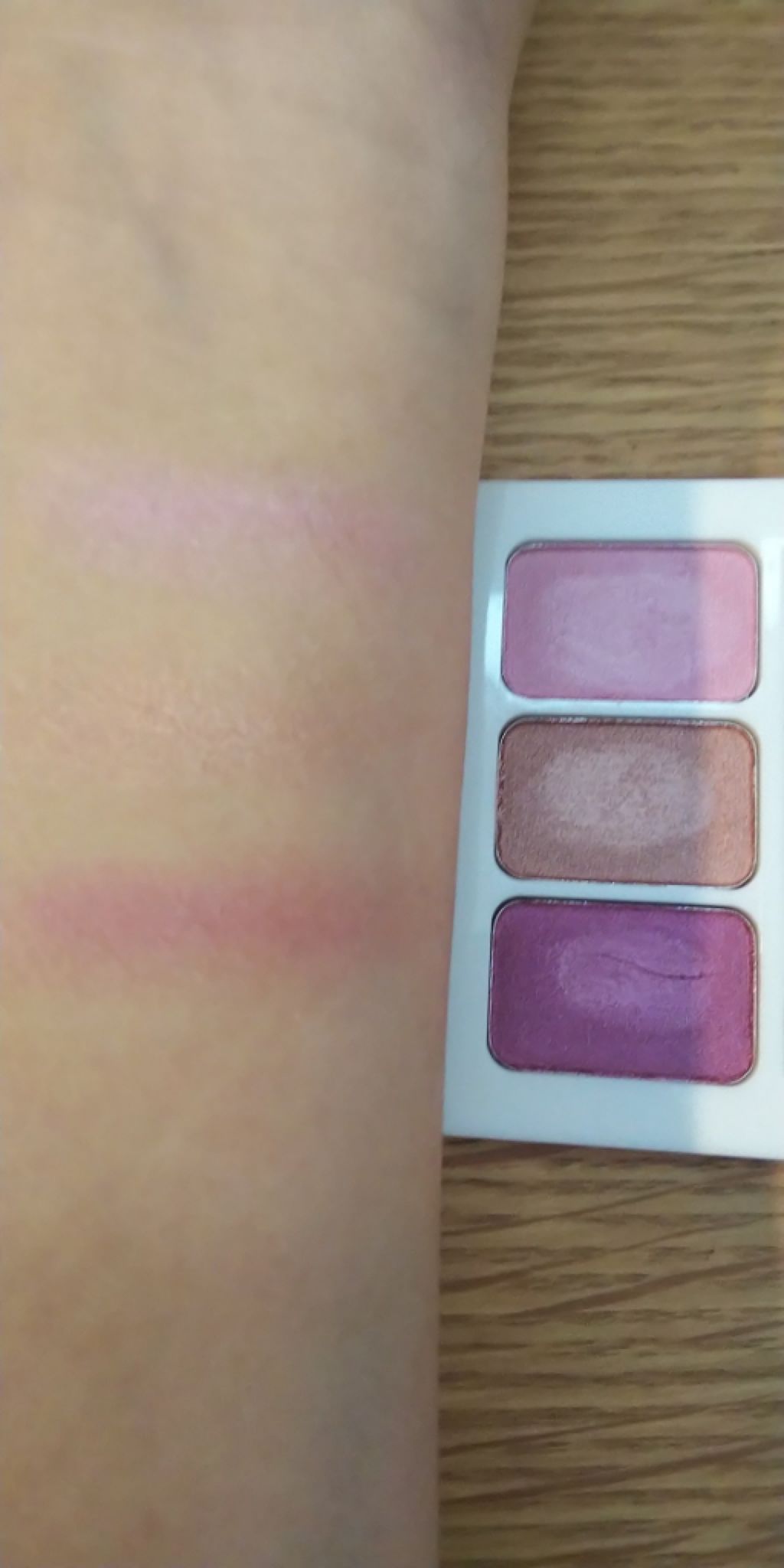 スウィフトシャドウトリオ/rms beauty/アイシャドウパレットを使ったクチコミ(2枚目)
