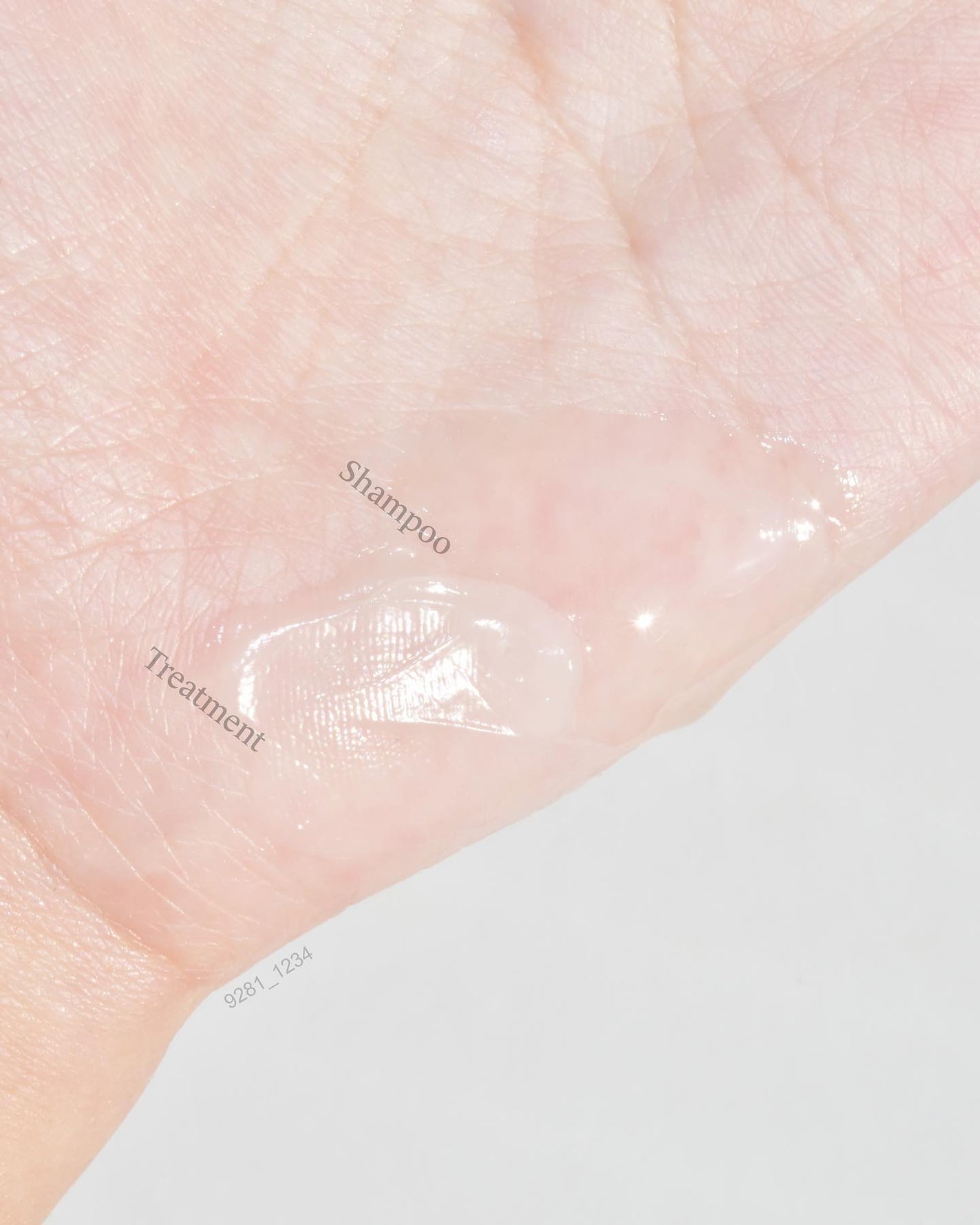 リフレッシュモーメントパフュームシャンプー/トリートメント Fig Fog/Free Moment /市販シャンプーを使ったクチコミ(4枚目)