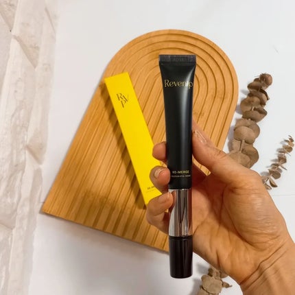 リマージカルシウム振動アイクリーム/REVENIP/フェイスクリームを使ったクチコミ(5枚目)